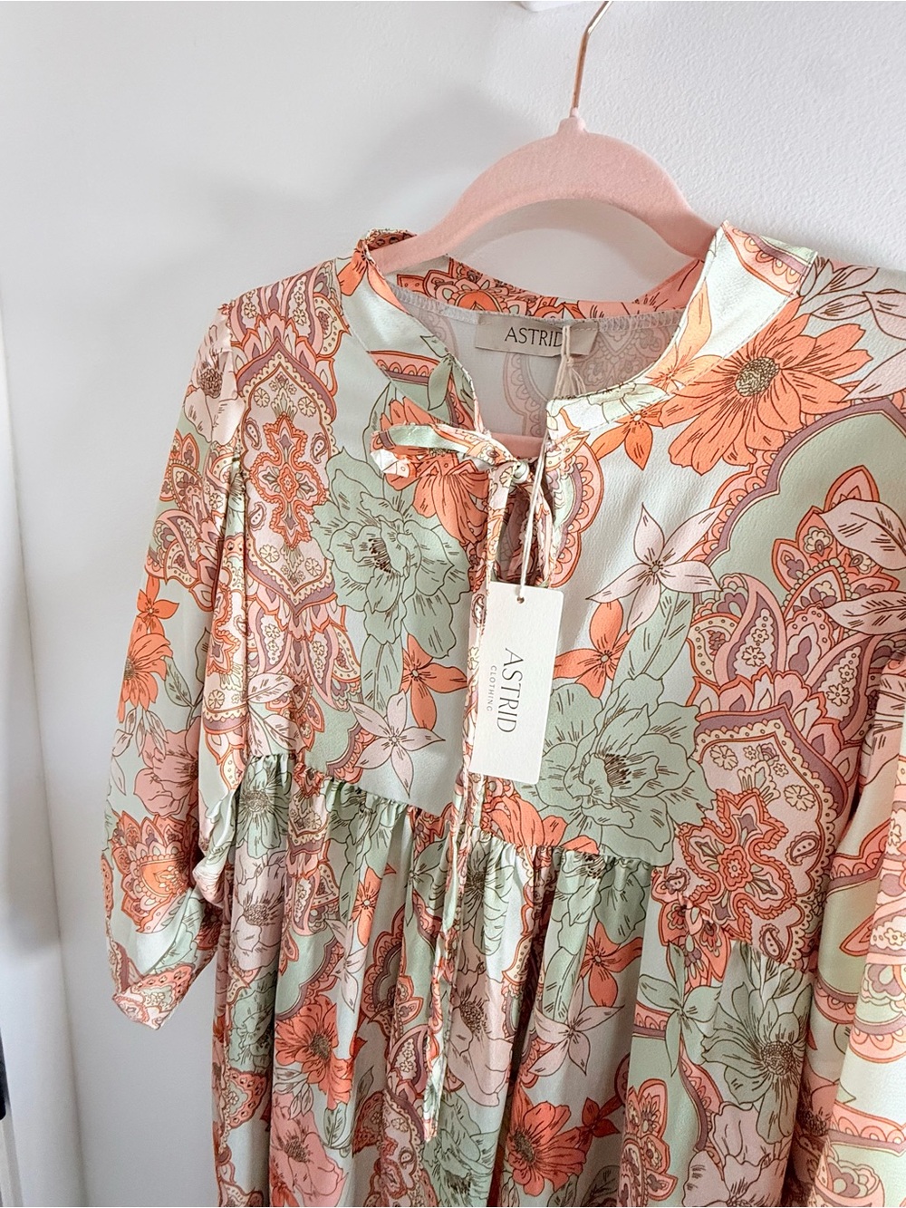 ASTRID Italian made Peach & Sage Paisley Tie-Neck Mini Dress - Picture 3 of 7
